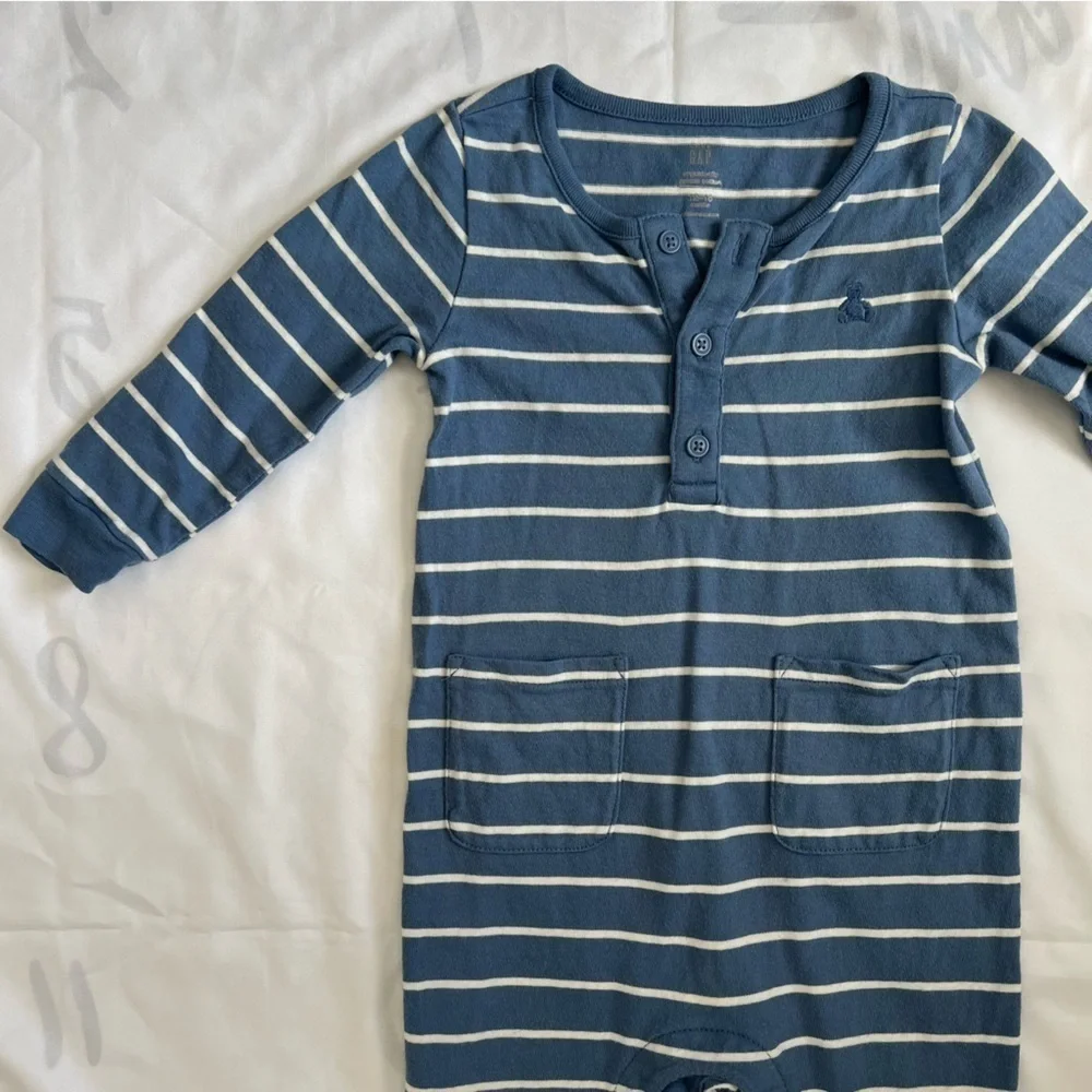 Baby Gap Blue and White Striped Kids Long Sleeve One Piece Size 12-18 Months